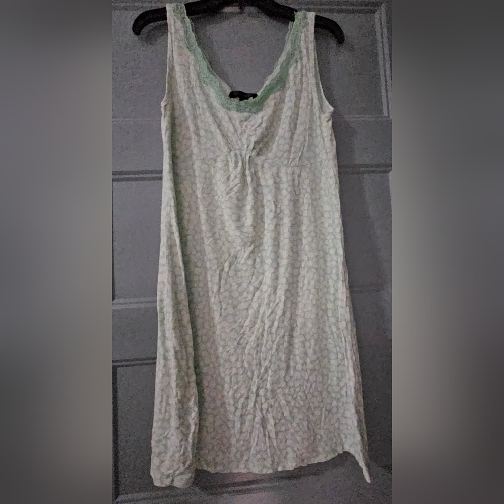 Ambrielle large night gown guc/play